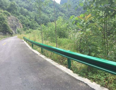 深圳公路護(hù)欄板